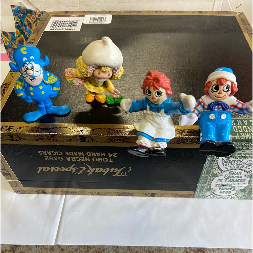 Vintage Collectibles cartoon characters